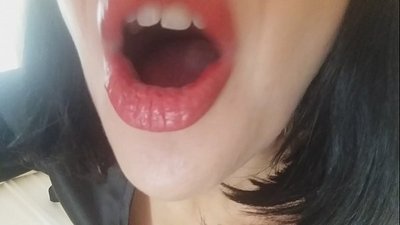 Азизам, модари угайат намегузорад, ки ту имрӯз ба мактаб биравӣ... Ту ба ман бисёр лозим...